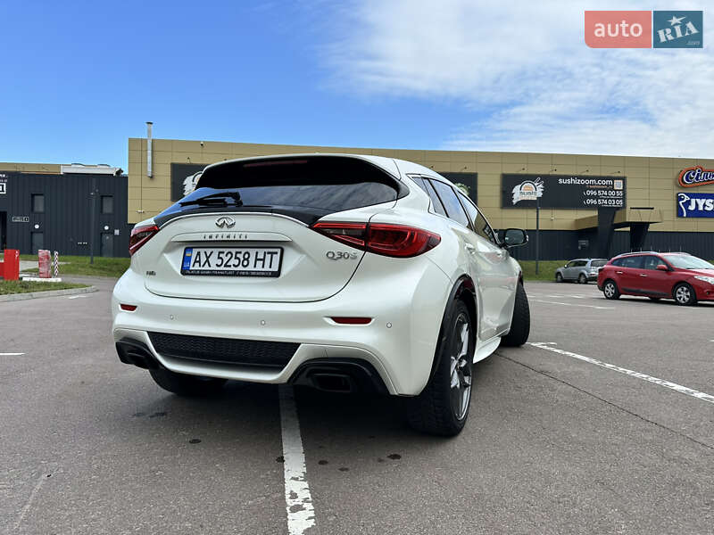 Хэтчбек Infiniti Q30 2016 в Ровно фото 10 Хэтчбек Infiniti Q30 2016 в Ровно