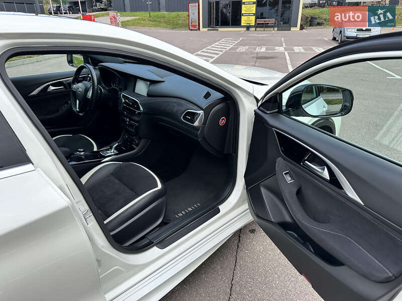 Хэтчбек Infiniti Q30 2016 в Ровно фото 26 Хэтчбек Infiniti Q30 2016 в Ровно