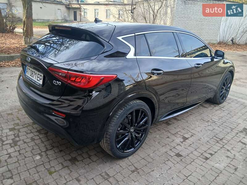Хетчбек Infiniti Q30 2016 в Калуші