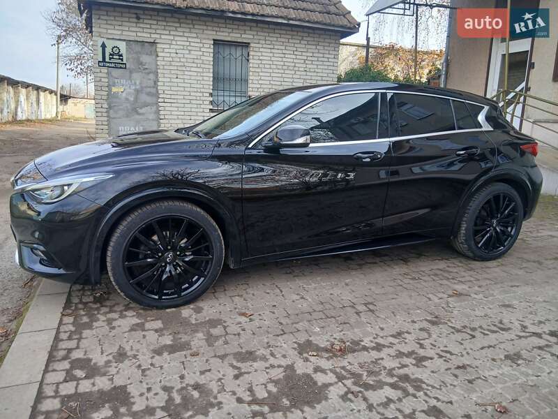 Хетчбек Infiniti Q30 2016 в Калуші