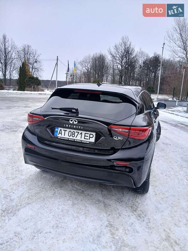 Хетчбек Infiniti Q30 2016 в Калуші