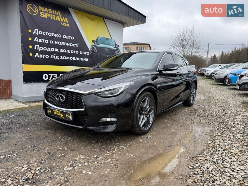 Infiniti Q30 2016