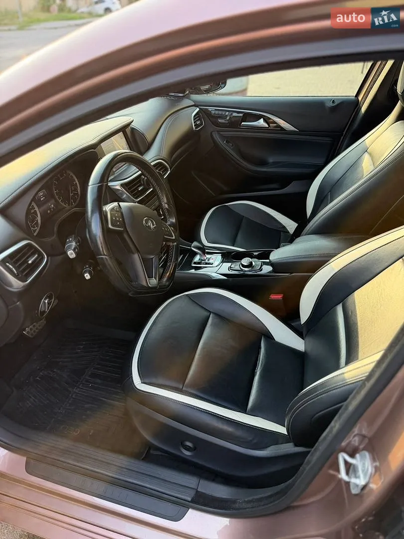 2016 Infiniti Q30 - мініатюра 11