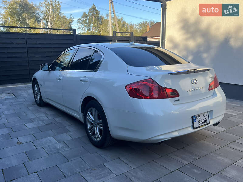 Седан Infiniti Q40 2014 в Чернігові