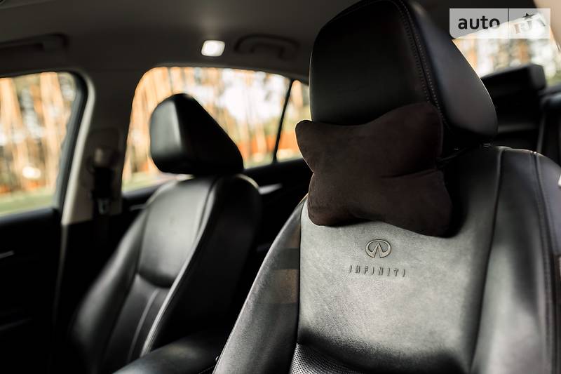 Седан Infiniti Q50 2015 в Львові фото 29 Седан Infiniti Q50 2015 в Львові