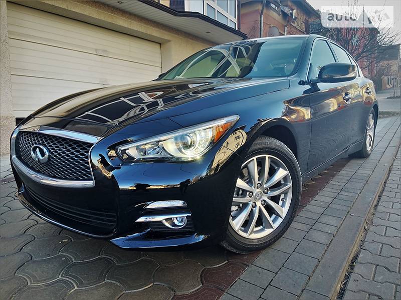 Седан Infiniti Q50 2014 в Чернівцях