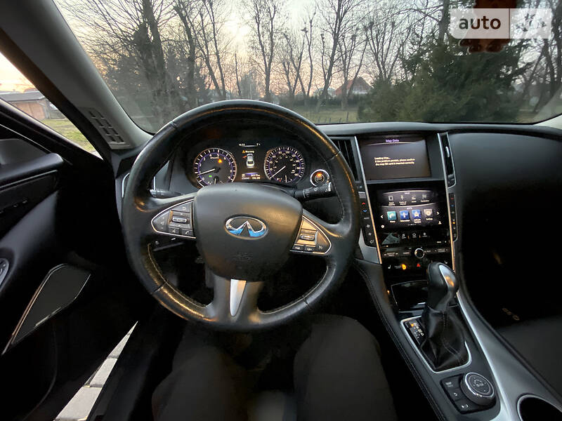 Седан Infiniti Q50 2017 в Львові