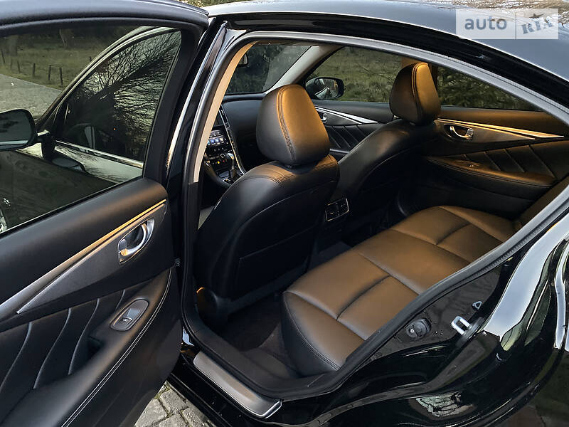 Седан Infiniti Q50 2017 в Львові