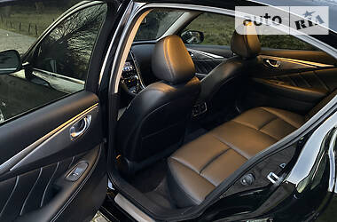 Седан Infiniti Q50 2017 в 