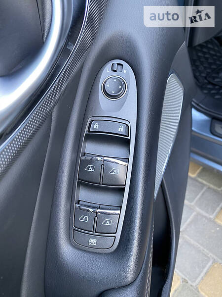 Седан Infiniti Q50 2016 в Одессе