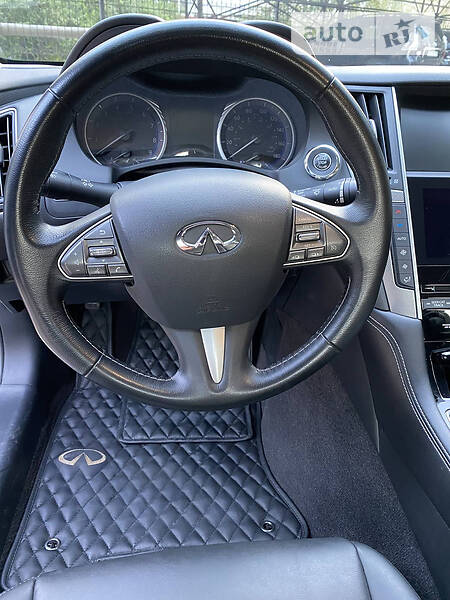 Седан Infiniti Q50 2016 в Одессе