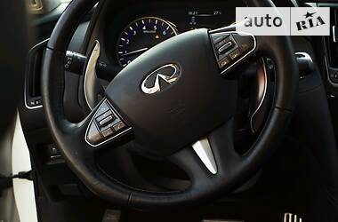 Седан Infiniti Q50 2016 в Черновцах