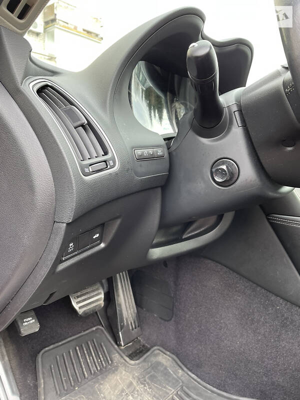 Седан Infiniti Q50 2016 в Романове