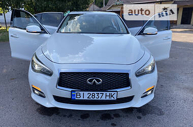 Седан Infiniti Q50 2015 в Киеве