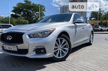 Седан Infiniti Q50 2015 в Днепре