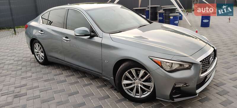 Седан Infiniti Q50 2014 в Полтаві