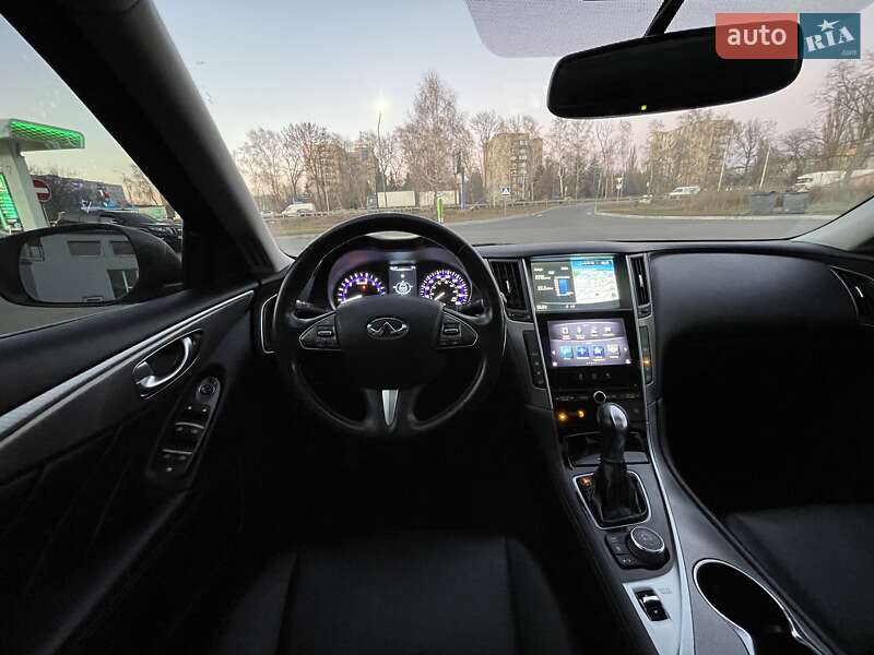 Седан Infiniti Q50 2014 в Полтаві