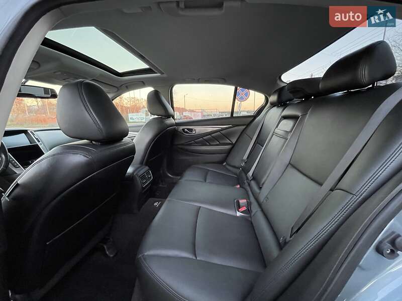 Седан Infiniti Q50 2014 в Полтаві