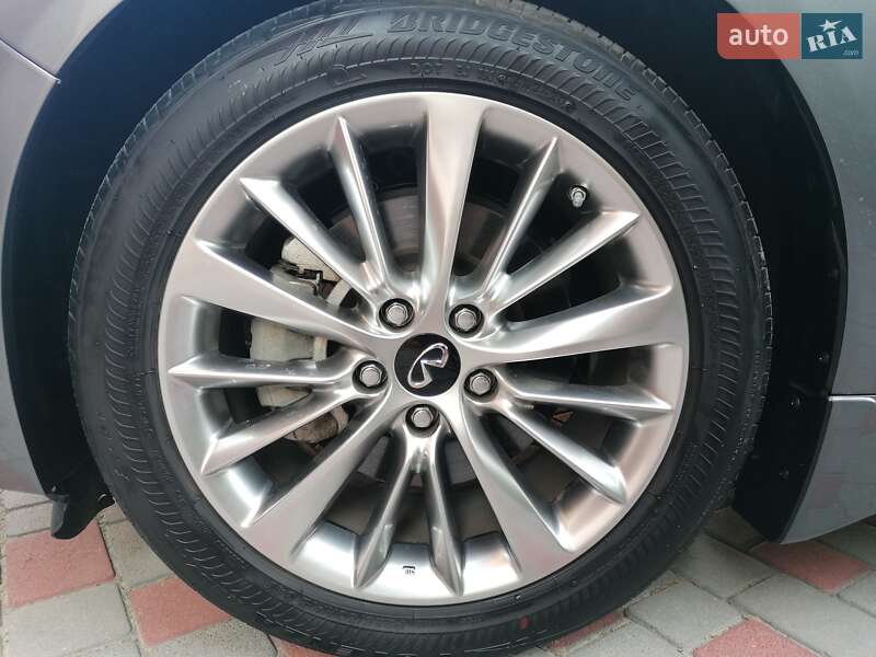 Седан Infiniti Q50 2020 в Львове