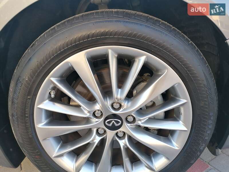 Седан Infiniti Q50 2020 в Львове