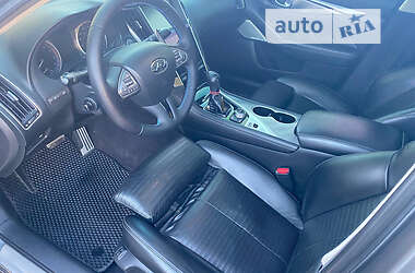 Седан Infiniti Q50 2016 в 