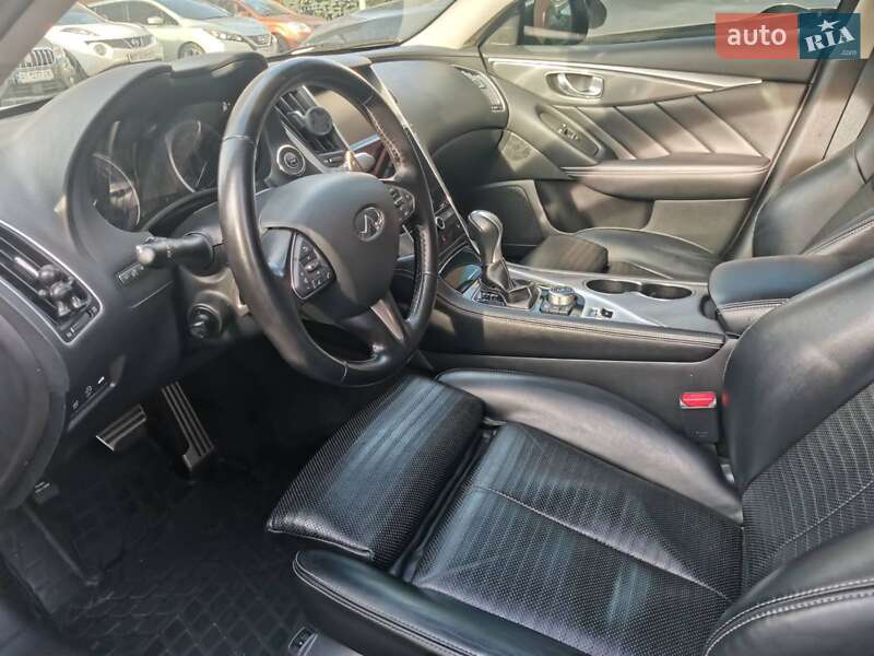 Седан Infiniti Q50 2015 в Киеве