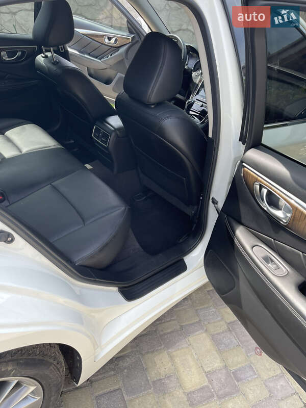 Седан Infiniti Q50 2018 в Дніпрі