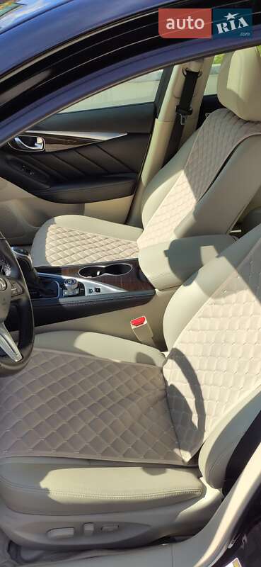 Седан Infiniti Q50 2017 в Чернигове