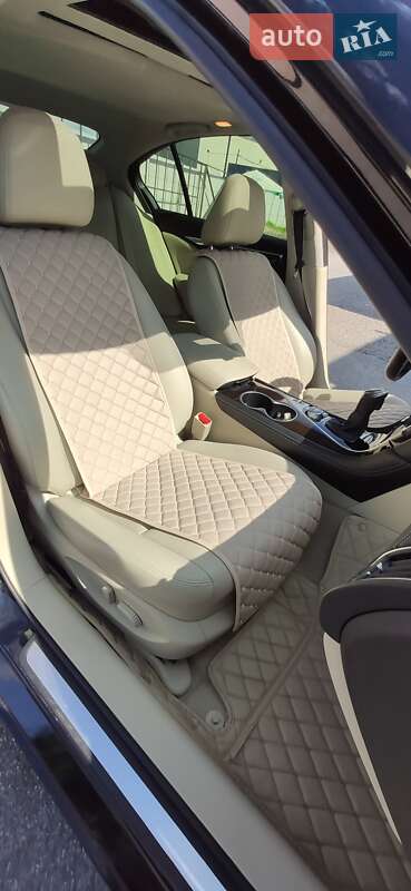 Седан Infiniti Q50 2017 в Чернигове