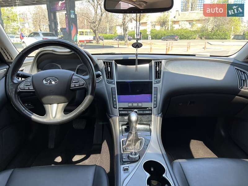 Седан Infiniti Q50 2016 в Одесі фото 21 Седан Infiniti Q50 2016 в Одесі