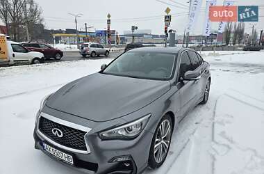 Седан Infiniti Q50 2017 в Чутове