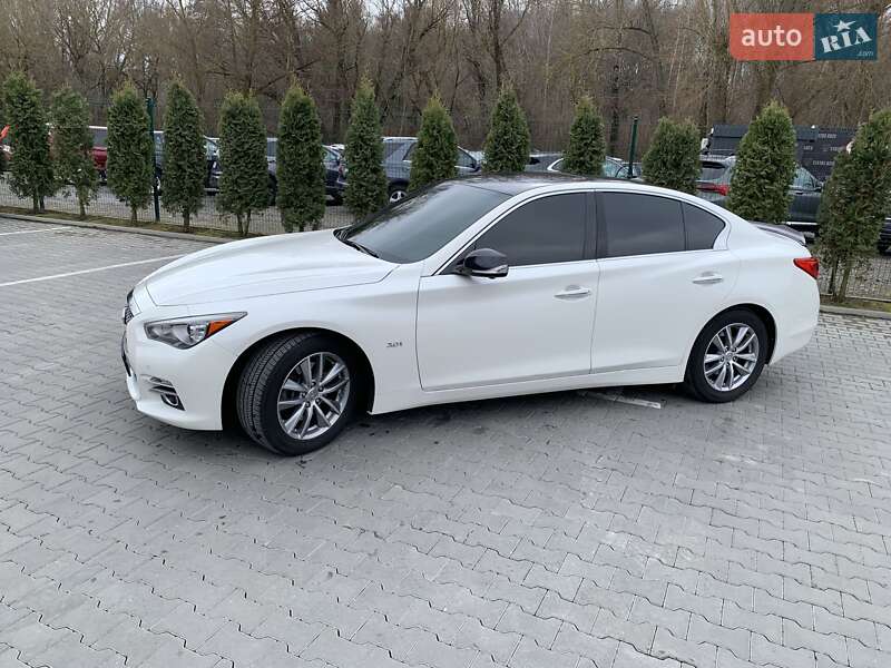 Седан Infiniti Q50 2016 в Хмельницком