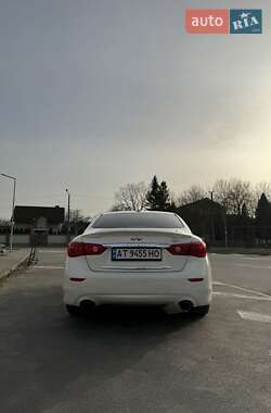 Седан Infiniti Q50 2013 в 