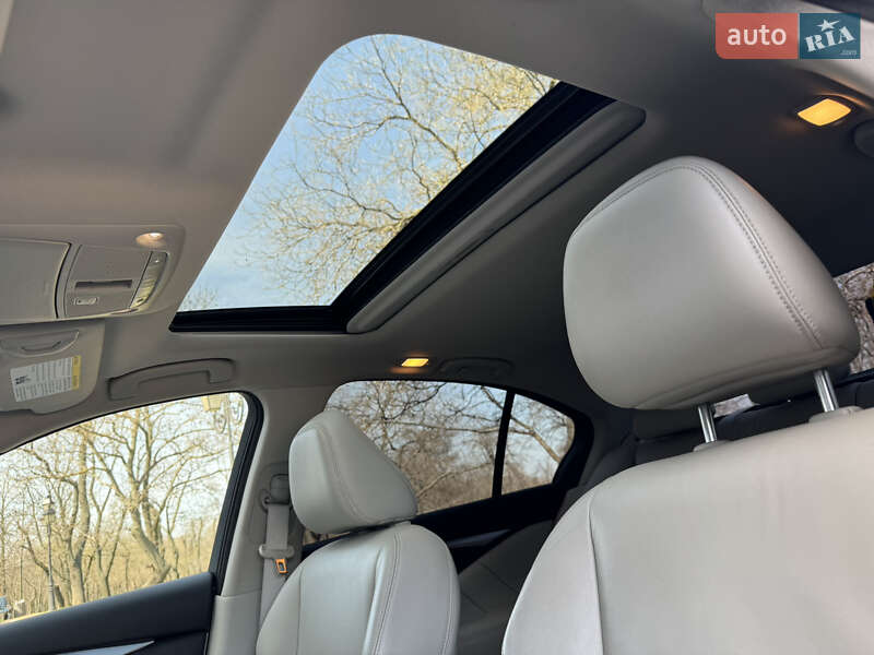 Седан Infiniti Q50 2016 в Одессе