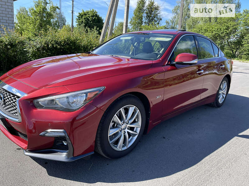 Седан Infiniti Q50 2016 в Киеве