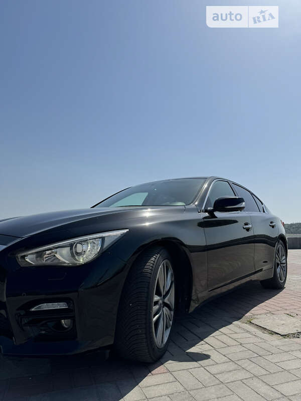 Седан Infiniti Q50 2014 в Запоріжжі