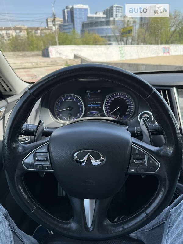 Седан Infiniti Q50 2014 в Запоріжжі
