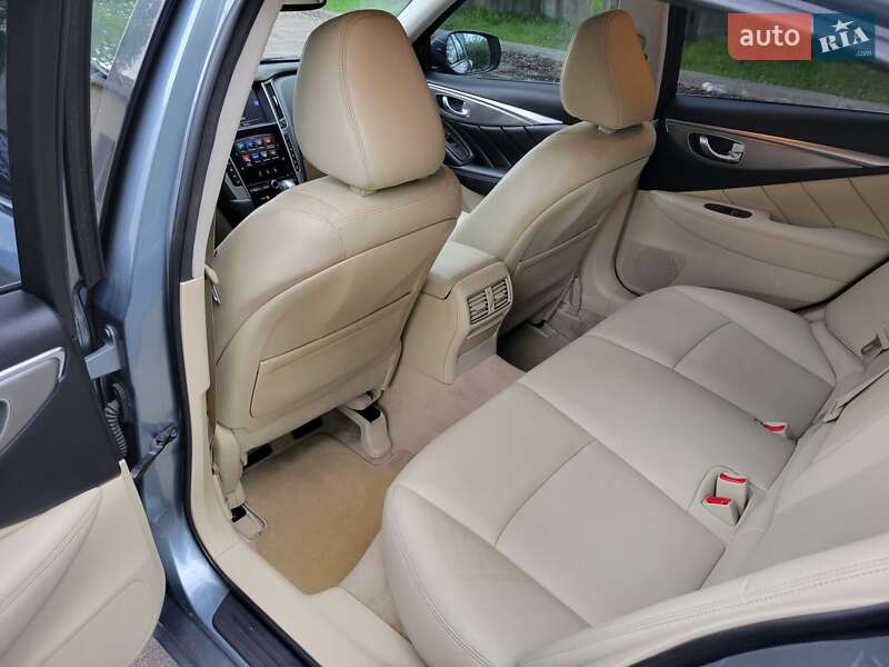 Седан Infiniti Q50 2016 в Киеве