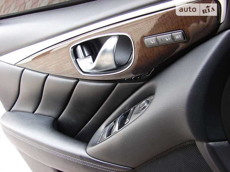 Седан Infiniti Q50 2016 в Одессе