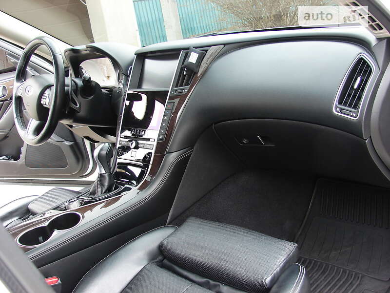 Седан Infiniti Q50 2016 в Одессе