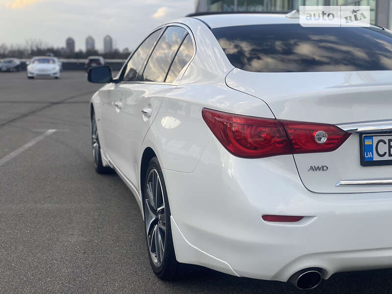 Седан Infiniti Q50 2015 в Києві
