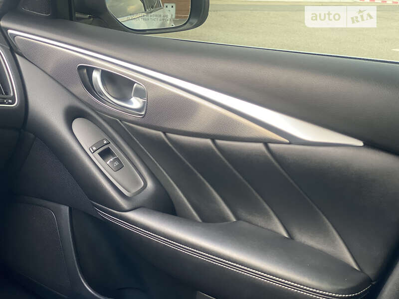 Седан Infiniti Q50 2015 в Києві