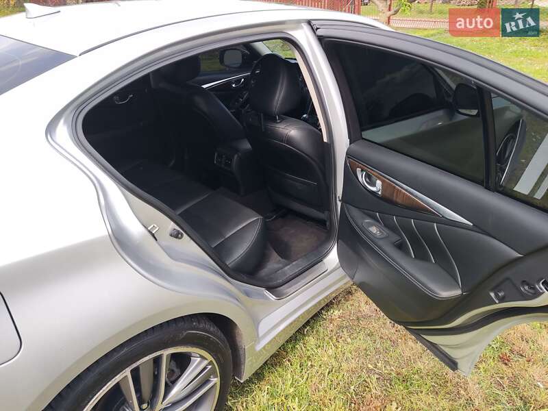 Седан Infiniti Q50 2016 в Львові