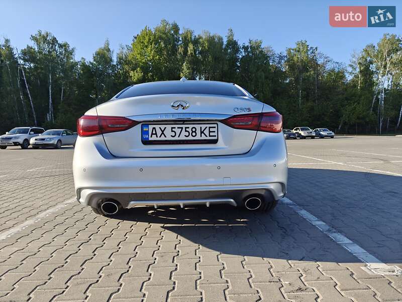 Седан Infiniti Q50 2016 в Чернигове