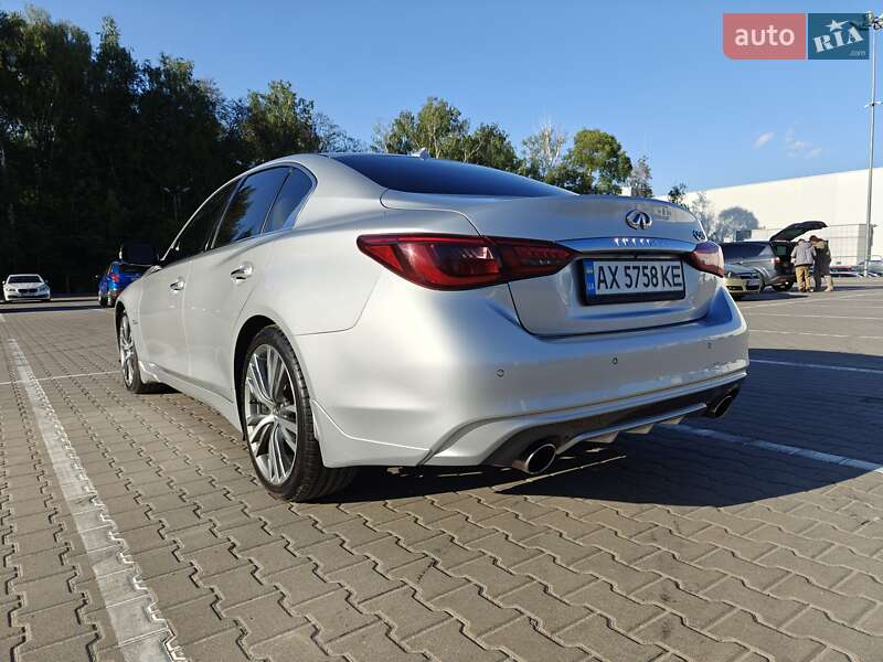 Седан Infiniti Q50 2016 в Чернигове