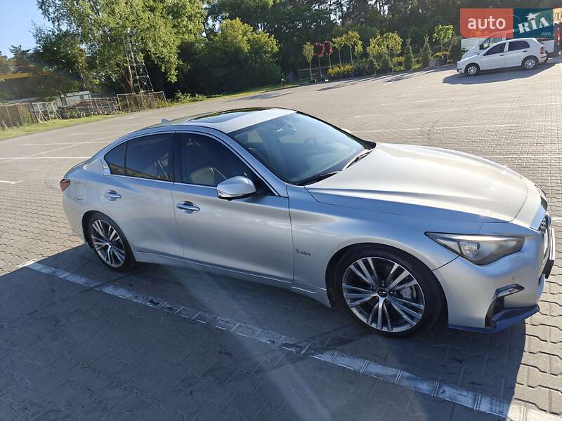 Седан Infiniti Q50 2016 в Чернигове