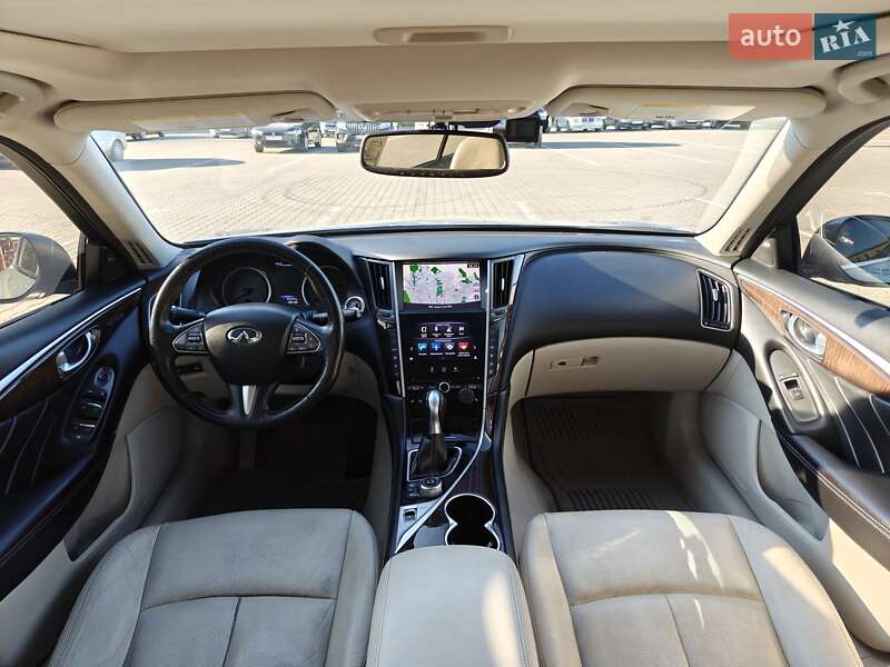 Седан Infiniti Q50 2016 в Чернигове