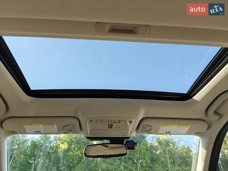 Седан Infiniti Q50 2016 в Чернигове