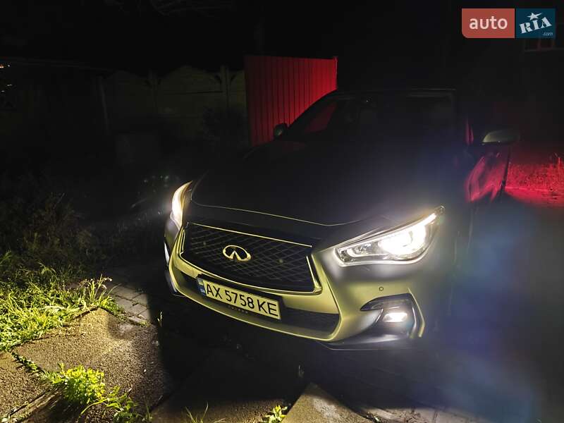 Седан Infiniti Q50 2016 в Чернигове