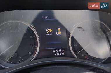 Седан Infiniti Q50 2017 в 